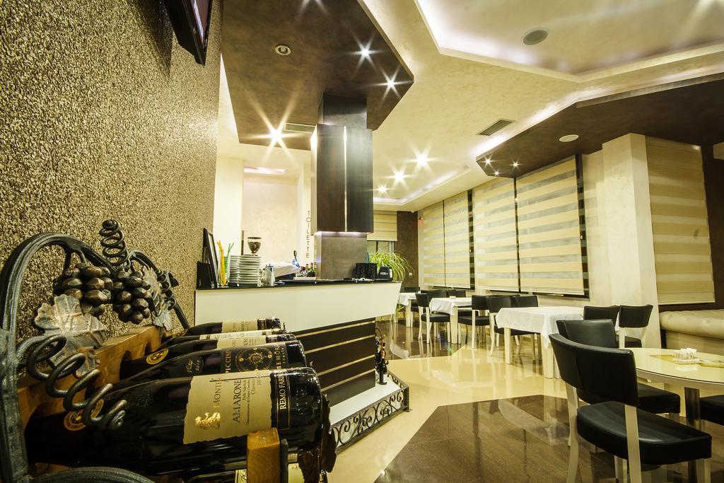 Hotel Oasis Podgorica Eksteriør bilde