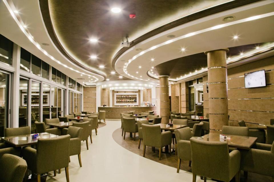 Hotel Oasis Podgorica Eksteriør bilde