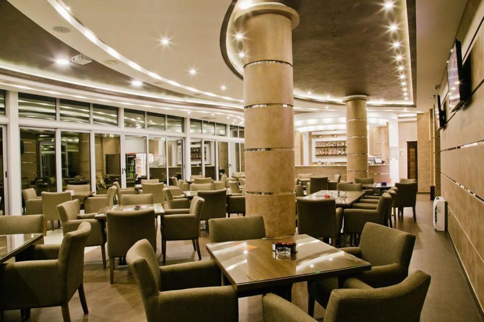 Hotel Oasis Podgorica Eksteriør bilde