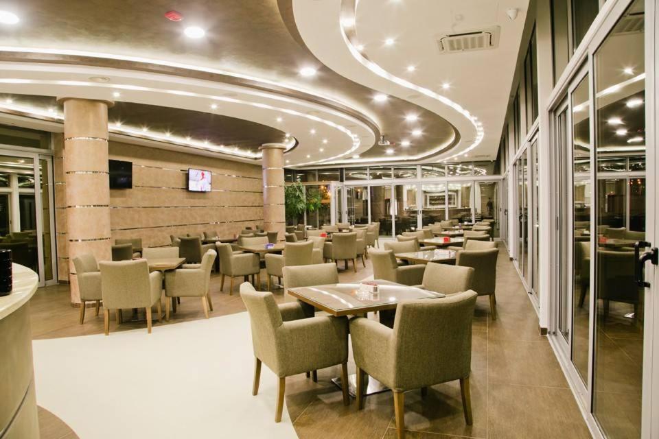 Hotel Oasis Podgorica Eksteriør bilde