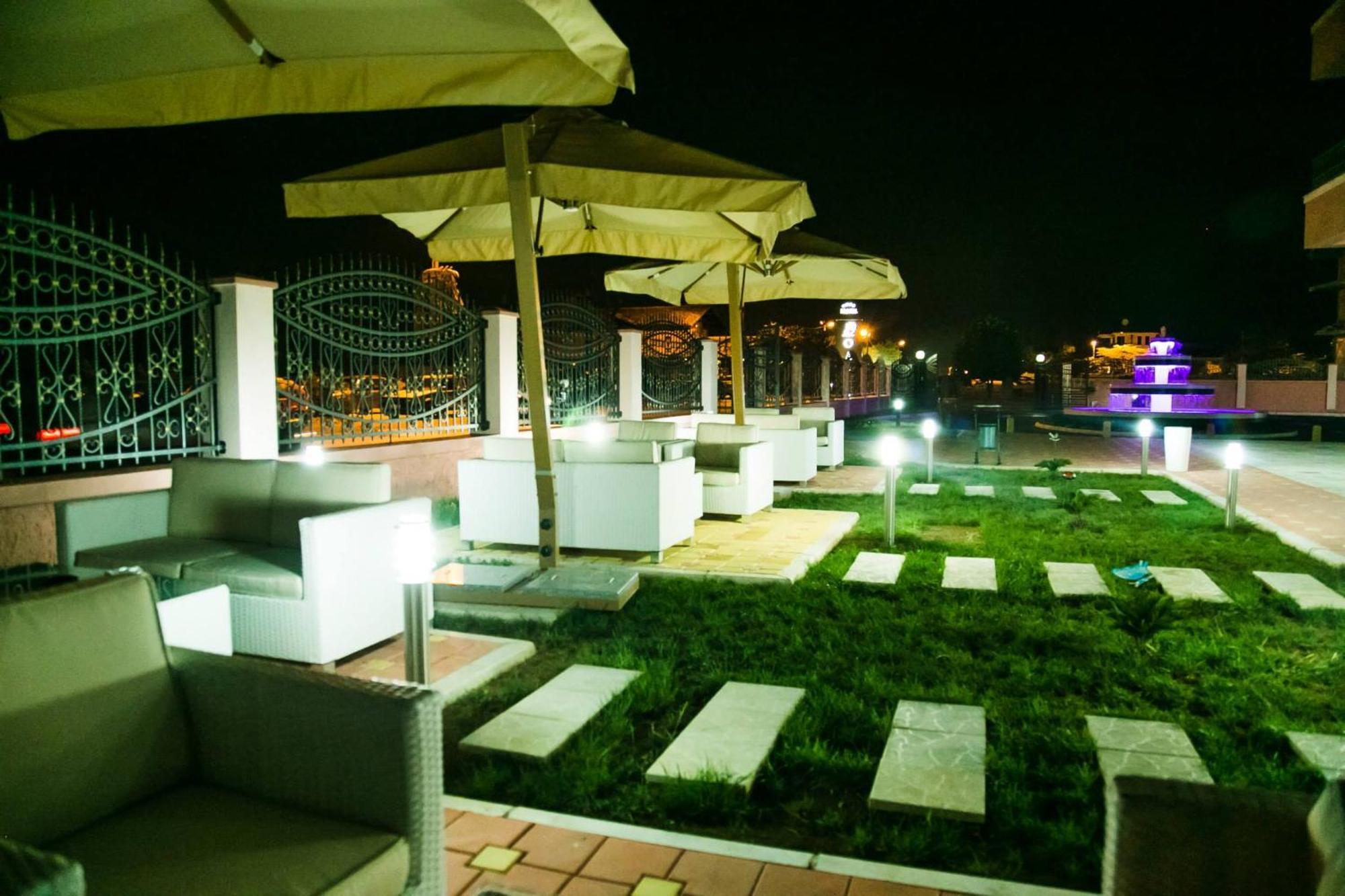 Hotel Oasis Podgorica Eksteriør bilde