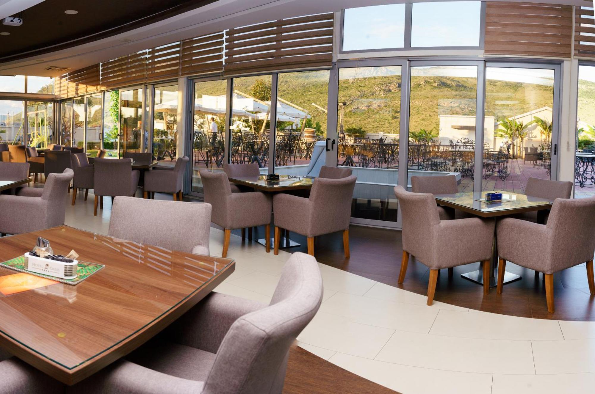 Hotel Oasis Podgorica Eksteriør bilde