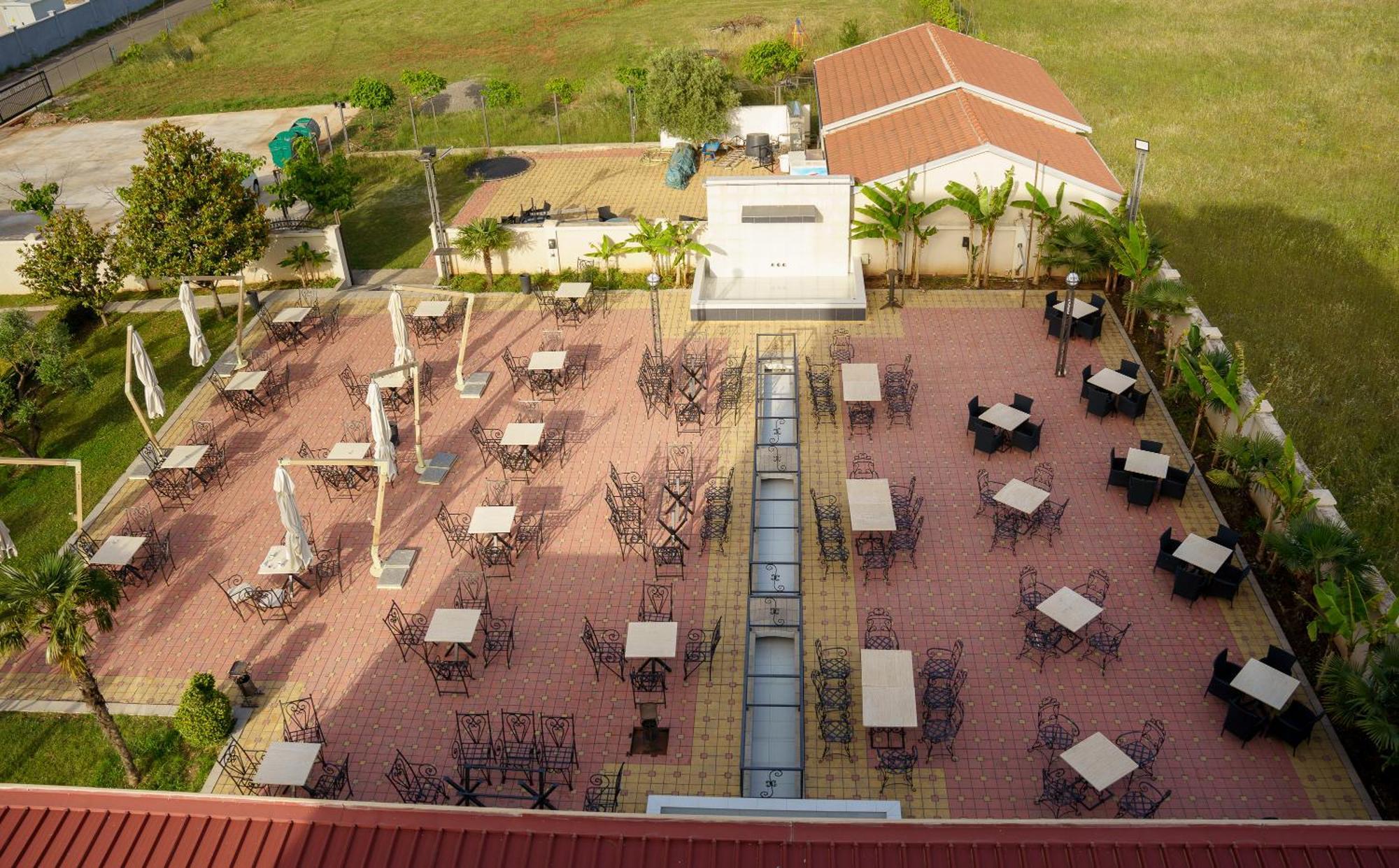 Hotel Oasis Podgorica Eksteriør bilde