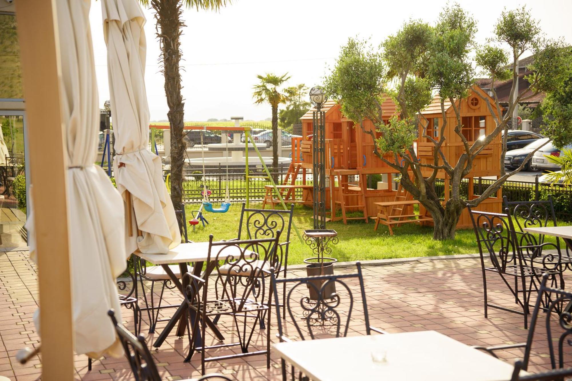 Hotel Oasis Podgorica Eksteriør bilde