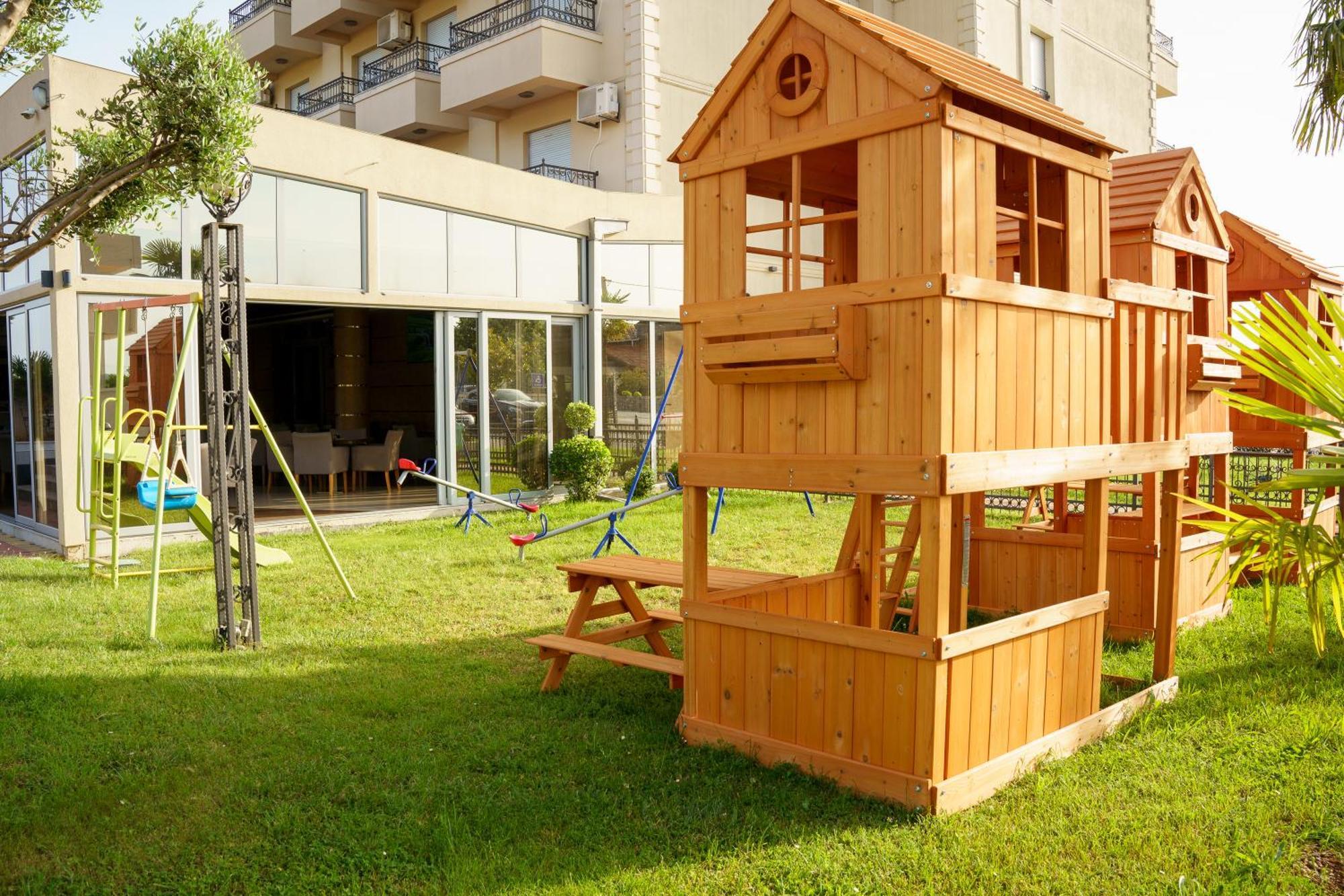 Hotel Oasis Podgorica Eksteriør bilde
