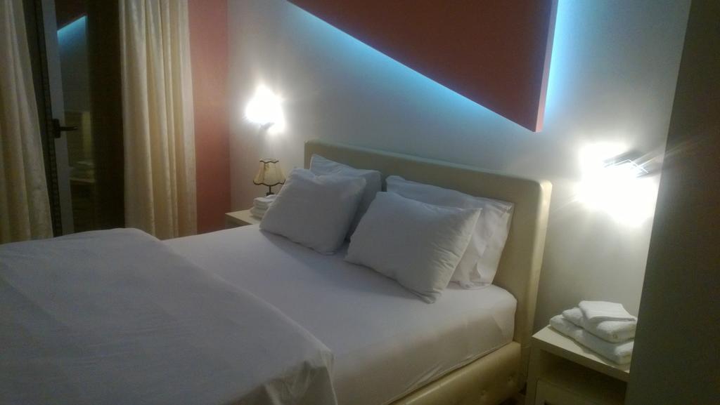 Hotel Oasis Podgorica Rom bilde
