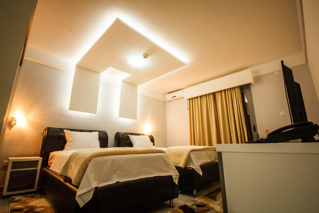 Hotel Oasis Podgorica Rom bilde