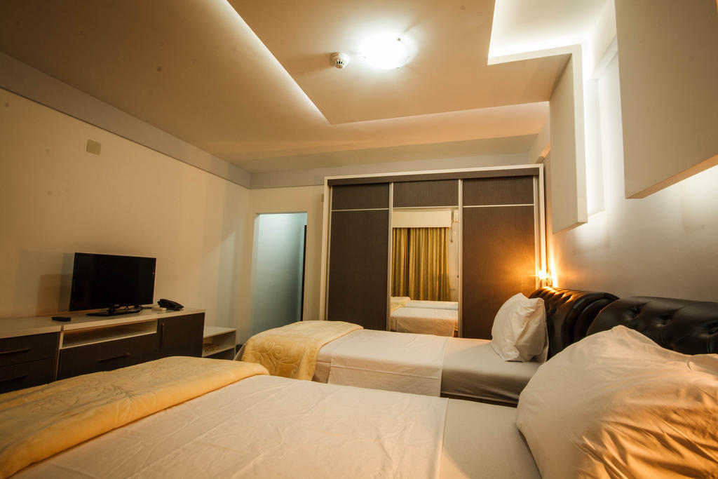 Hotel Oasis Podgorica Rom bilde
