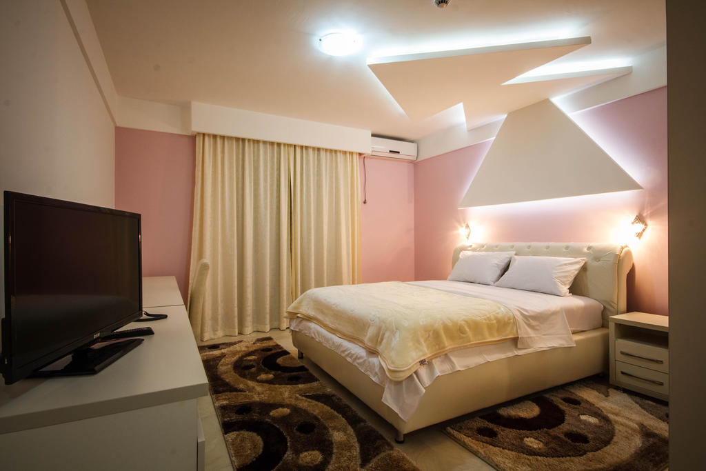 Hotel Oasis Podgorica Rom bilde