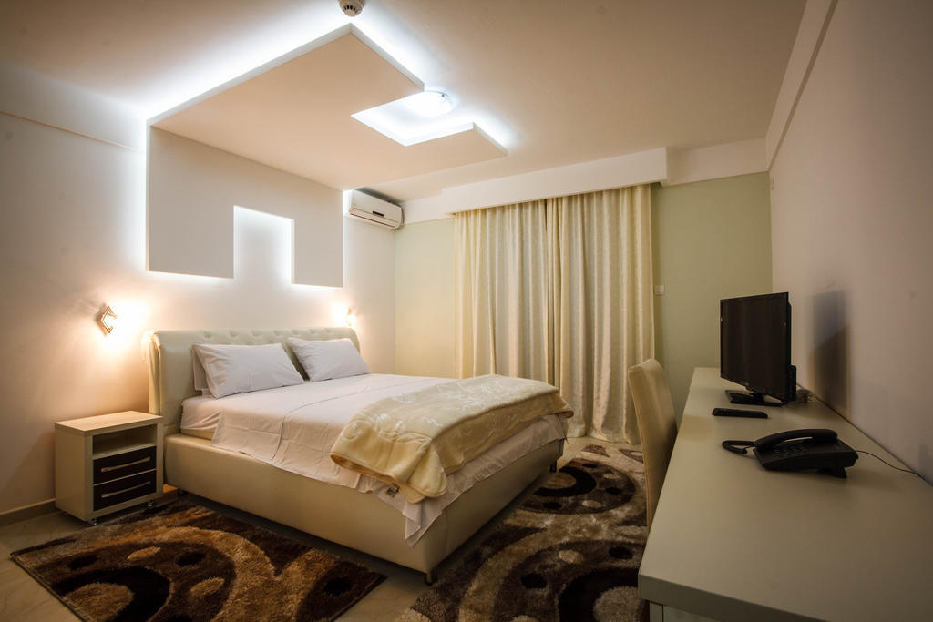 Hotel Oasis Podgorica Rom bilde
