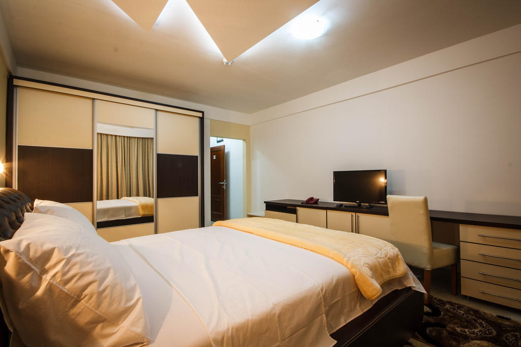 Hotel Oasis Podgorica Rom bilde